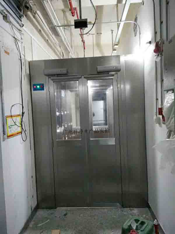 全自動風淋室又稱全自動感應風淋門或者全自動感應人淋室 全自動風淋室又稱全自動感應風淋門或者全自動感應人淋室