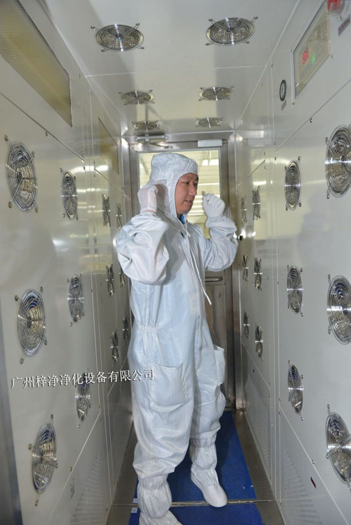 正確操作風淋室對于保障工作人員健康、維持生產環境的潔凈度至關重要。