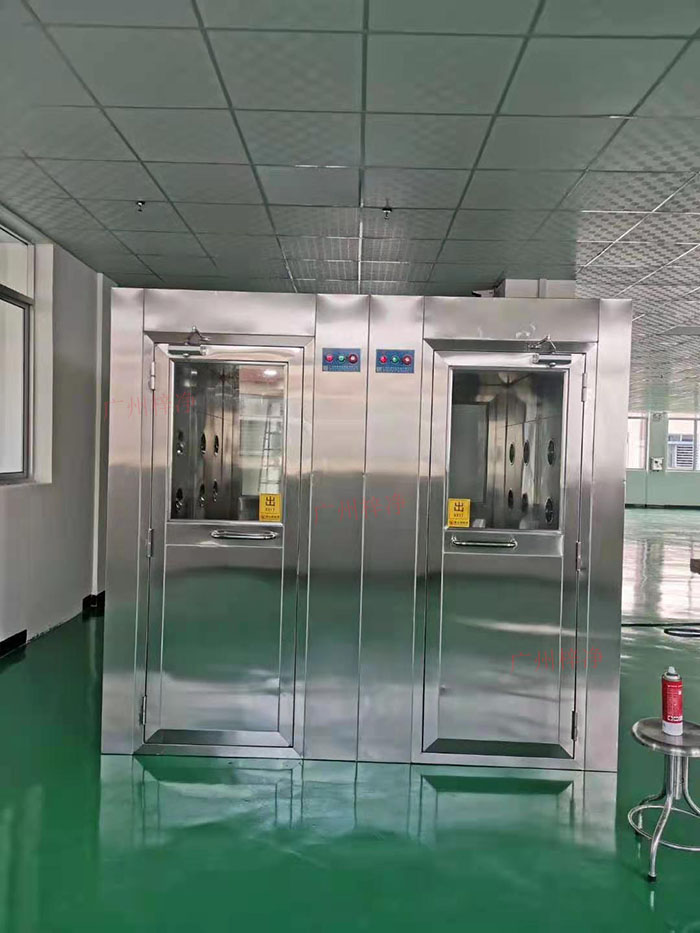 風(fēng)淋室作為凈化車間的必備設(shè)備 風(fēng)淋室作為凈化車間的必備設(shè)備
