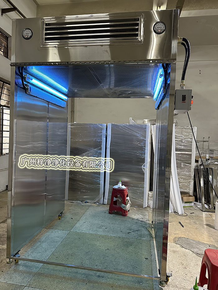 層流罩取樣車是一種用于在無菌或潔凈環(huán)境下進行樣品采集的專用設(shè)備。