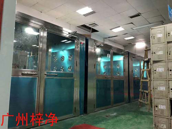 風(fēng)淋室安裝現(xiàn)場(chǎng)實(shí)拍圖